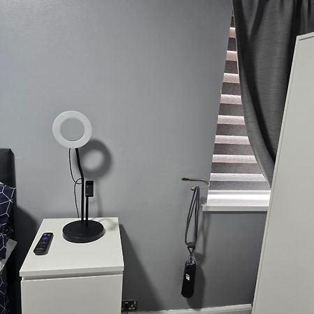 Manchester - House - Sleeps 6 - Parking - Garden Exterior foto